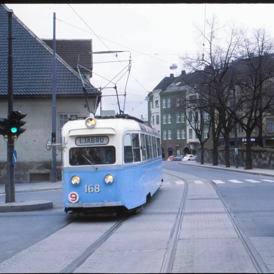 HISTORISK: Ove Tønnessen fører Ljabru-trikken, en gang på 70-tallet. HISTORISK: Ove Tønnessen fører Ljabru-trikken, en gang på 70-tallet.