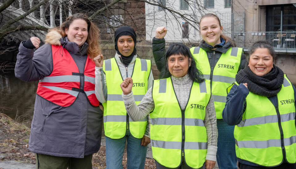 STREIKER FOR PENSJON: Kristin Adams, Arig Salman, Margarita Antihuala, Karen Hauan og Geeta Negi jobber til vanlig i en av Frelsesarmeens barnehager i Oslo. Nå streiker de for lik pensjon som andre ansatte i private barnehager har. STREIKER FOR PENSJON: Kristin Adams, Arig Salman, Margarita Antihuala, Karen Hauan og Geeta Negi jobber til vanlig i en av Frelsesarmeens barnehager i Oslo. Nå streiker de for lik pensjon som andre ansatte i private barnehager har.