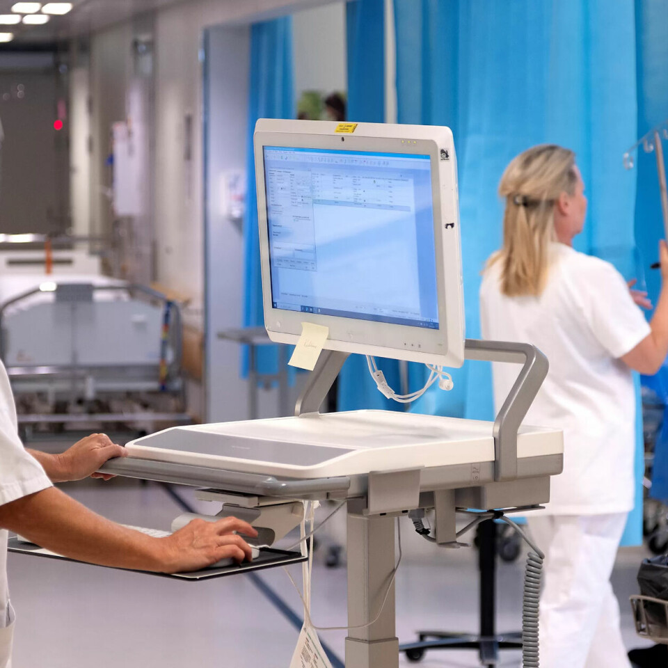 UTDANNING: Regjeringen vil gi sykepleierstudentene mer praksis. UTDANNING: Regjeringen vil gi sykepleierstudentene mer praksis.