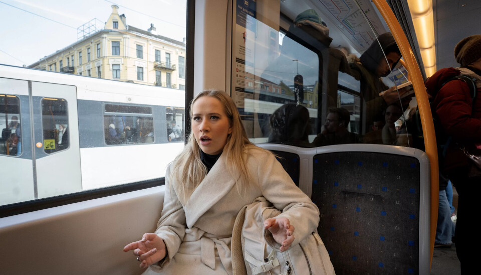 På t-baneturen snakkar Andrea ope om den prekære økonomien til mange barnehagetilsette, særleg dei utan formell kompetanse. Ho er ikkje sikker på om ho vil utdanne seg for å bli i sektoren. På t-baneturen snakkar Andrea ope om den prekære økonomien til mange barnehagetilsette, særleg dei utan formell kompetanse. Ho er ikkje sikker på om ho vil utdanne seg for å bli i sektoren.