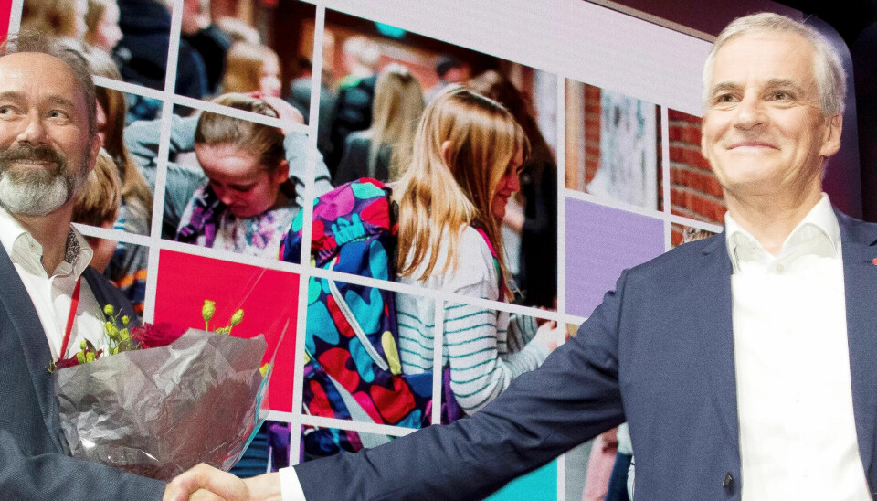 Trond Giske takkes av under landsmøtet til Arbeiderpartiet i Folkets Hus i Oslo tidligere i år. Jonas Gahr Støre t.h. Trond Giske takkes av under landsmøtet til Arbeiderpartiet i Folkets Hus i Oslo tidligere i år. Jonas Gahr Støre t.h.