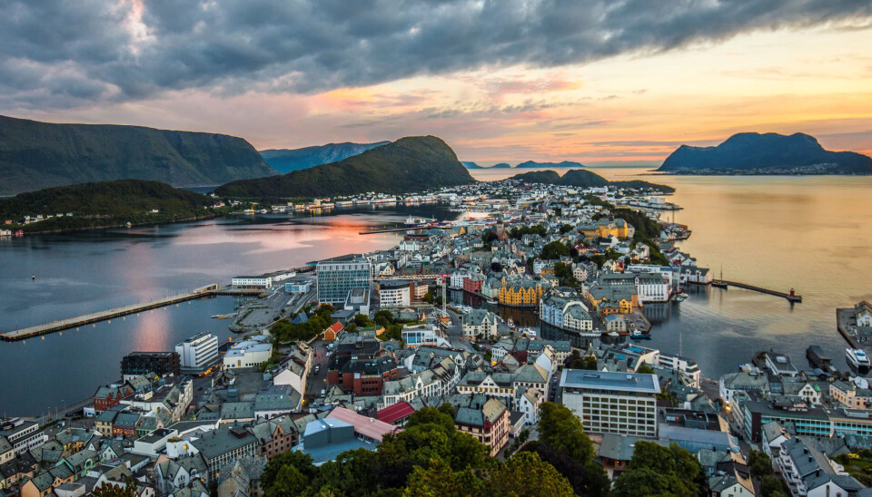 TUNGT ÅR: Ålesund kommune må kutte 351 millioner kroner fra driftsbudsjettet. TUNGT ÅR: Ålesund kommune må kutte 351 millioner kroner fra driftsbudsjettet.