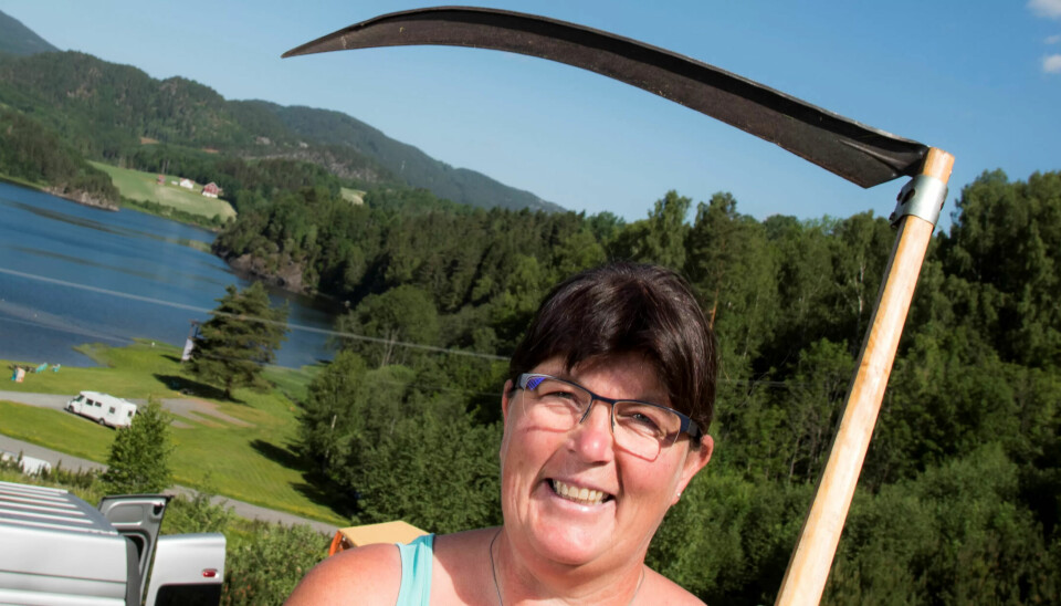 Se hva hjemmehjelpen Norunn driver med når hun ikke er på jobb