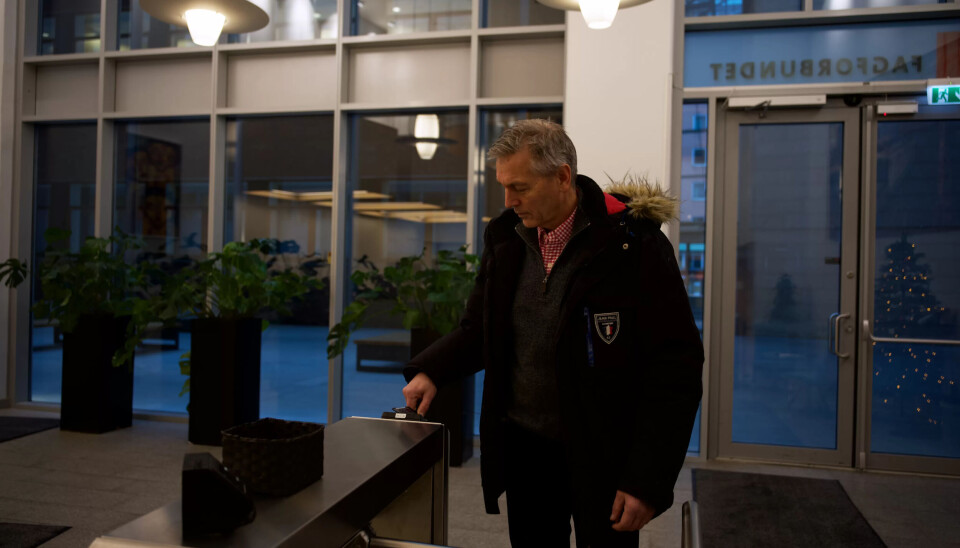 Rasmus Verlo har nettopp begynt i ny jobb i Fagforbundet, som rådgiver ved fag, yrke og ungdomsavdelingen, seksjon for kontor og administrasjon. Rasmus Verlo har nettopp begynt i ny jobb i Fagforbundet, som rådgiver ved fag, yrke og ungdomsavdelingen, seksjon for kontor og administrasjon.