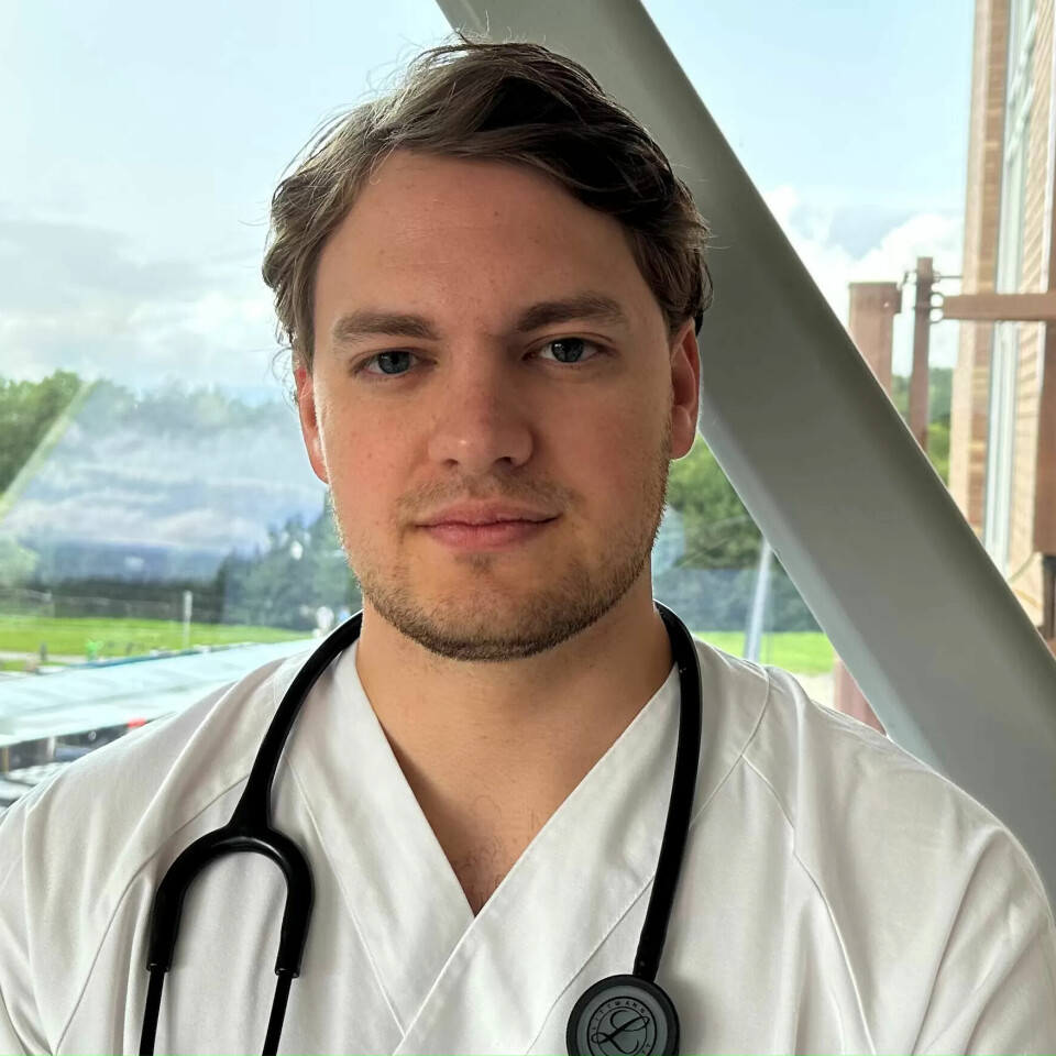 IKKE SÅ UTBREDT: – Vårt inntrykk er at fusk forekommer i svært liten grad, og at det er vanskelig, nesten umulig, å fuske seg gjennom alle seks årene med medisinstudier, sier Erlend Sæther i Norsk medisinstudentforening. IKKE SÅ UTBREDT: – Vårt inntrykk er at fusk forekommer i svært liten grad, og at det er vanskelig, nesten umulig, å fuske seg gjennom alle seks årene med medisinstudier, sier Erlend Sæther i Norsk medisinstudentforening.