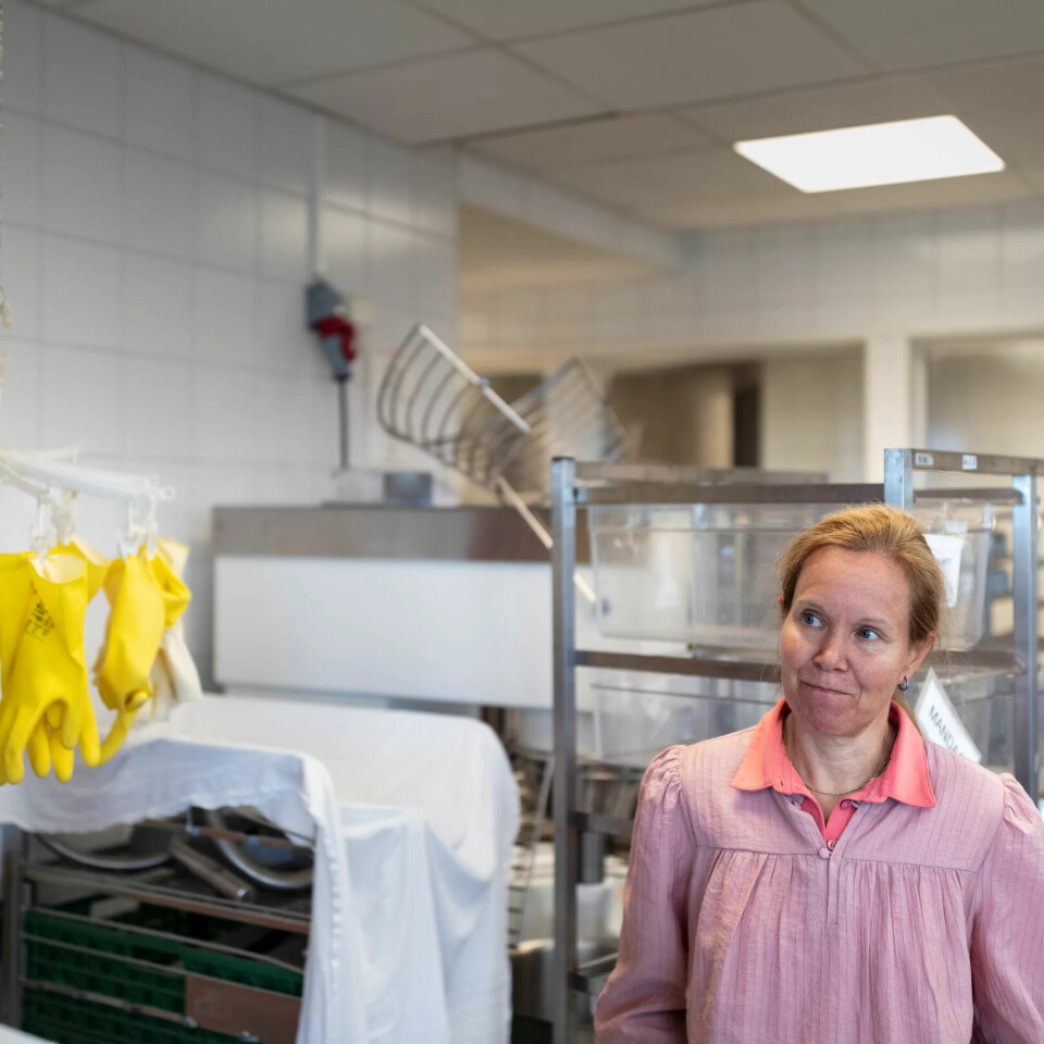 ALLE FÅR MAT HJEM: Pernilla Egedius er tjenesteleder forpleining i Gjøvik kommune. Her er terskelen lav for å bestille mat hjem fra det kommunale sentralkjøkkenet. Alle som ønsker det får være med på ordningen. ALLE FÅR MAT HJEM: Pernilla Egedius er tjenesteleder forpleining i Gjøvik kommune. Her er terskelen lav for å bestille mat hjem fra det kommunale sentralkjøkkenet. Alle som ønsker det får være med på ordningen.