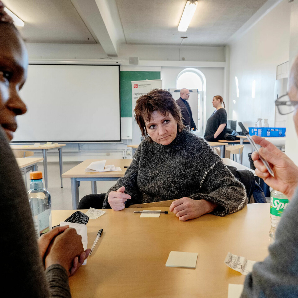 VIDEREUTVIKLING: – Jeg har søkt for å videreutvikle meg og bli bedre i jobben, sier matvert Nina Eriksen som har søkt om plass på en ny Fagskole-utdannelse. Her på kurs med andre matverter - for første gang i dette formatet. VIDEREUTVIKLING: – Jeg har søkt for å videreutvikle meg og bli bedre i jobben, sier matvert Nina Eriksen som har søkt om plass på en ny Fagskole-utdannelse. Her på kurs med andre matverter - for første gang i dette formatet.