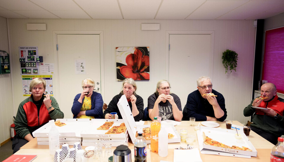 SISTE MÅLTID? Tove Eide, Vigdis Athammer, Ellen Buss, Marit Skumfoss, Evaldas Milasevicius og Per Helge Kvernmark samlet til medlemsmøte. SISTE MÅLTID? Tove Eide, Vigdis Athammer, Ellen Buss, Marit Skumfoss, Evaldas Milasevicius og Per Helge Kvernmark samlet til medlemsmøte.