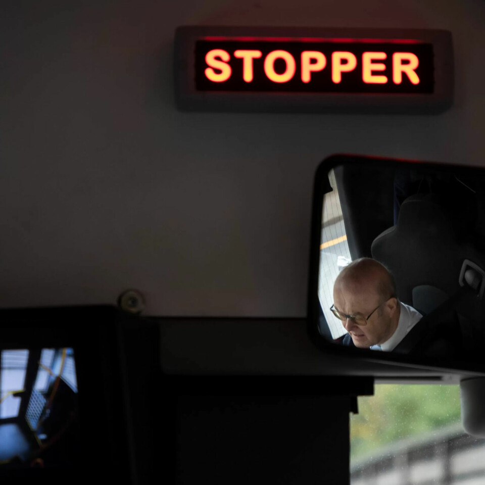 Her må bussjåfør Bjørn bli forsinket for ikke å bli tatt i å være for tidlig. Her må bussjåfør Bjørn bli forsinket for ikke å bli tatt i å være for tidlig.