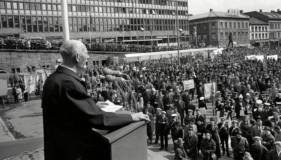 Einar Gerhardsen holder 1. mai-tale på Youngstorget i Oslo i 1967. Einar Gerhardsen holder 1. mai-tale på Youngstorget i Oslo i 1967.