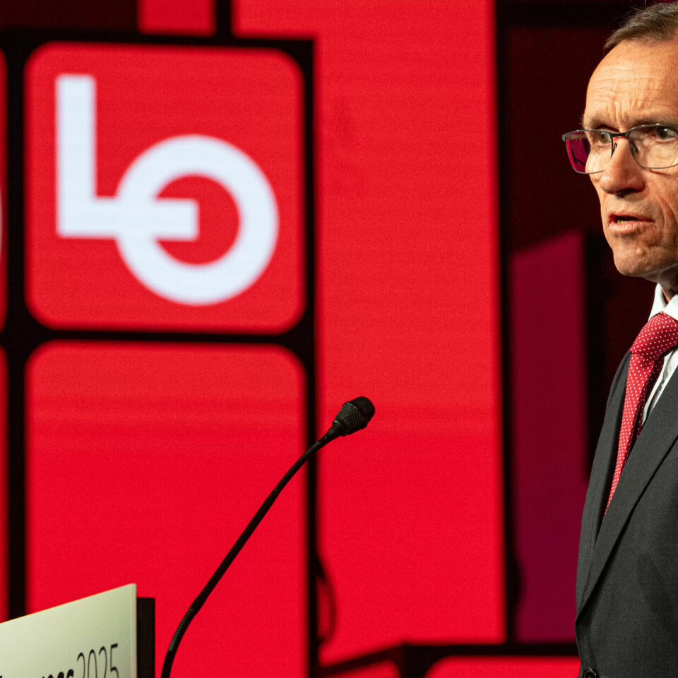 LO-VEN: Espen Barth Eide takka LO for kampen for eit samfunn med små forskjellar og velstand. Og åtvara samtidig mot at demokratiet er på vikande front i mange land. LO-VEN: Espen Barth Eide takka LO for kampen for eit samfunn med små forskjellar og velstand. Og åtvara samtidig mot at demokratiet er på vikande front i mange land.