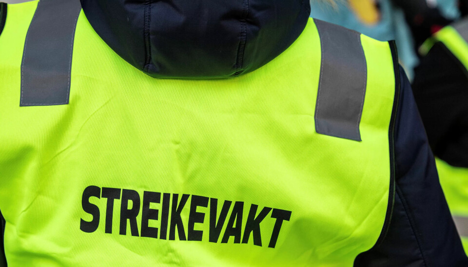 LO rammer bredt og over store deler av landet hvis meklingen i lønnsoppgjøret med NHO bryter sammen. LO rammer bredt og over store deler av landet hvis meklingen i lønnsoppgjøret med NHO bryter sammen.