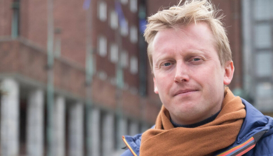 – KAN SPARE MYE: Øystein Sundelin Oslo Høyre mener kommunen har en romslig økonomi og at det kan spares mange steder uten at det er nødvendig å kutte i velferdstilbud: –Vi vil også tilby gratis skolefritidsordning og AKS, men behovprøvd og vil utvide denne ordningen, sier Sundelin. – KAN SPARE MYE: Øystein Sundelin Oslo Høyre mener kommunen har en romslig økonomi og at det kan spares mange steder uten at det er nødvendig å kutte i velferdstilbud: –Vi vil også tilby gratis skolefritidsordning og AKS, men behovprøvd og vil utvide denne ordningen, sier Sundelin.