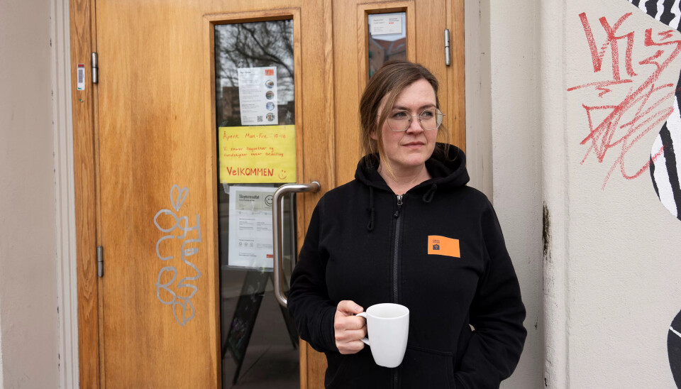 BEKYMRET: Sofie Melin har bachelor i sosialt arbeid, og har blitt godt kjent med beboerne etter 5 år. Her foran Kafé Saba, som ligger vegg i vegg med Bybos-avdeling på Grønland i Oslo. BEKYMRET: Sofie Melin har bachelor i sosialt arbeid, og har blitt godt kjent med beboerne etter 5 år. Her foran Kafé Saba, som ligger vegg i vegg med Bybos-avdeling på Grønland i Oslo.
