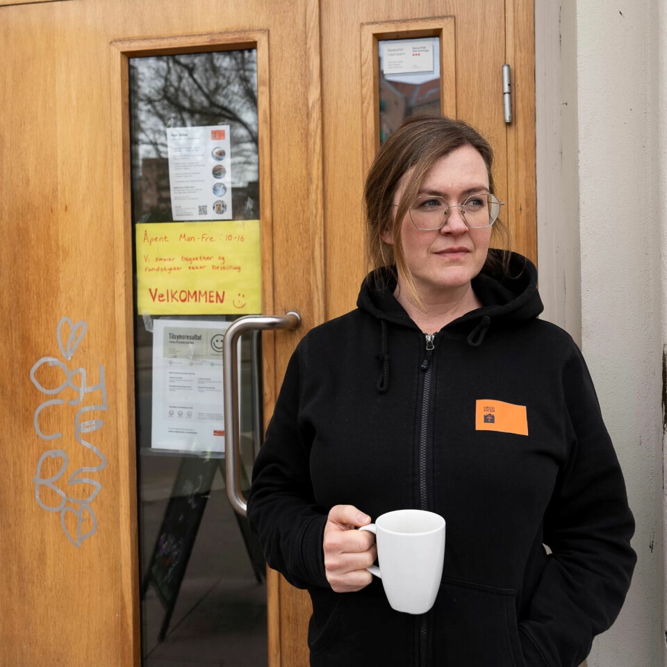 BEKYMRET: Sofie Melin har bachelor i sosialt arbeid, og har blitt godt kjent med beboerne etter 5 år. Her foran Kafé Saba, som ligger vegg i vegg med Bybos-avdeling på Grønland i Oslo. BEKYMRET: Sofie Melin har bachelor i sosialt arbeid, og har blitt godt kjent med beboerne etter 5 år. Her foran Kafé Saba, som ligger vegg i vegg med Bybos-avdeling på Grønland i Oslo.