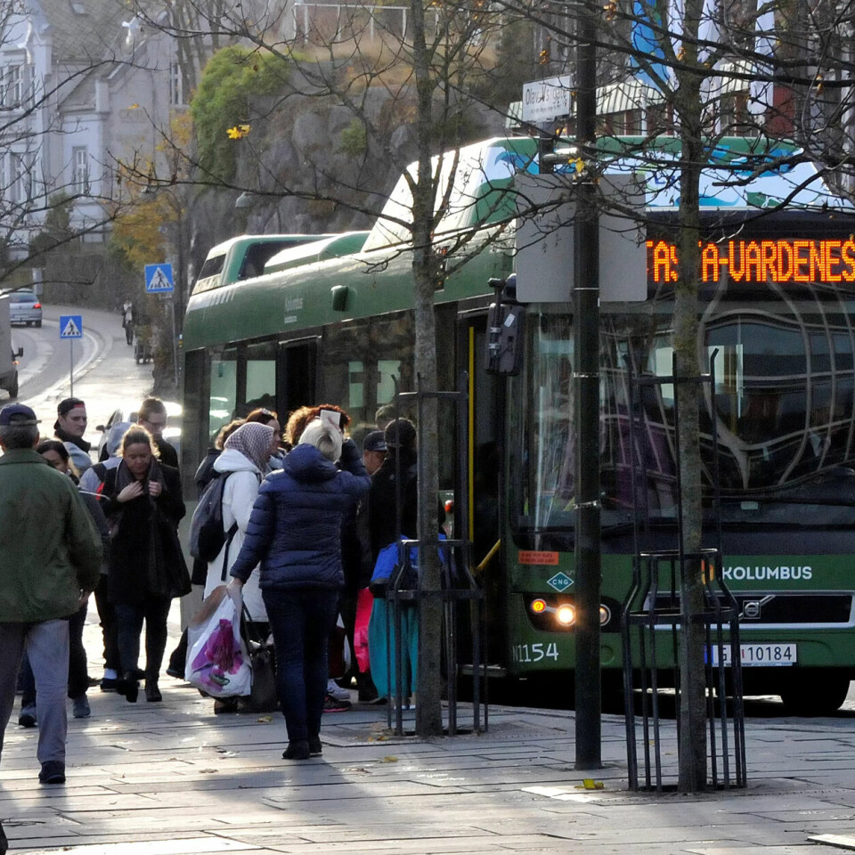 Kommunen har som mål at minst 70 prosent av personreisene i byen skal foregå til fots, med sykkel eller på kollektivtransport. Kommunen har som mål at minst 70 prosent av personreisene i byen skal foregå til fots, med sykkel eller på kollektivtransport.