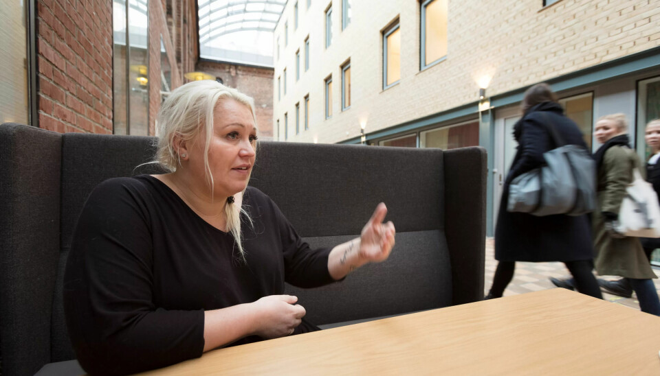 RÅD: – Du må søke i god tid, det tar tid å skaffe papirene som viser all arbeidserfaring, sier Veronica. RÅD: – Du må søke i god tid, det tar tid å skaffe papirene som viser all arbeidserfaring, sier Veronica.