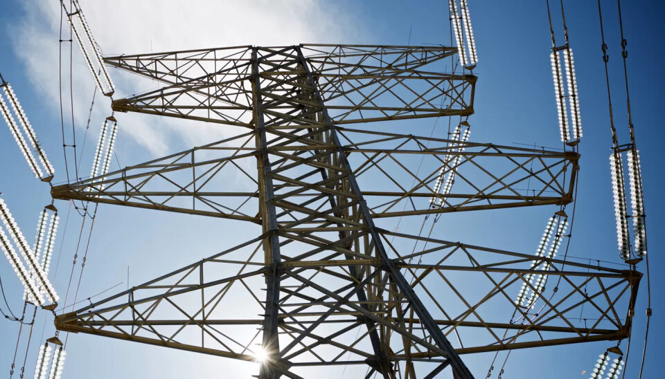 Skyhøye strømpriser betyr mer penger i kassen for staten, Energi Norge anslår at det offentlige kan tjene 24 milliarder kroner på prisene. Skyhøye strømpriser betyr mer penger i kassen for staten, Energi Norge anslår at det offentlige kan tjene 24 milliarder kroner på prisene.