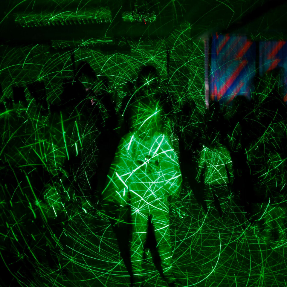 DISCO: Det var mange slitne barn etter en times dansing på disco, Røykmaskin og discolys var veldig populært. DISCO: Det var mange slitne barn etter en times dansing på disco, Røykmaskin og discolys var veldig populært.