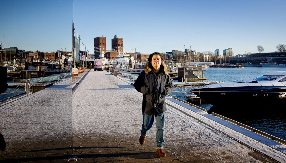 ET ANNET LAND: – De som lurer og svindler og blir rike, slipper unna med det. Fordi den økonomiske konflikten aldri blir den definerende konflikten i samfunnet, sier Yohan Shanmugaratnam. Derfor mener han at også antirasisme dypest sett handler om økonomisk ulikhet. ET ANNET LAND: – De som lurer og svindler og blir rike, slipper unna med det. Fordi den økonomiske konflikten aldri blir den definerende konflikten i samfunnet, sier Yohan Shanmugaratnam. Derfor mener han at også antirasisme dypest sett handler om økonomisk ulikhet.