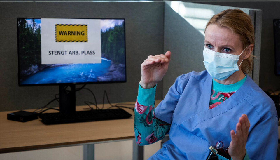 Sykepleier Guri Bråthen tror det vil bli satt høyere krav til å ha systematisert dokumentasjon på papir i framtida. Hun har opplevd sårbarheten når datasystemene svikter. Sykepleier Guri Bråthen tror det vil bli satt høyere krav til å ha systematisert dokumentasjon på papir i framtida. Hun har opplevd sårbarheten når datasystemene svikter.