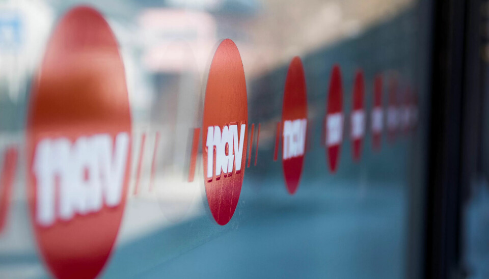 Selv med full lønn får ikke den Nav-ansatte kvinnen endene til å møtes. Selv med full lønn får ikke den Nav-ansatte kvinnen endene til å møtes.