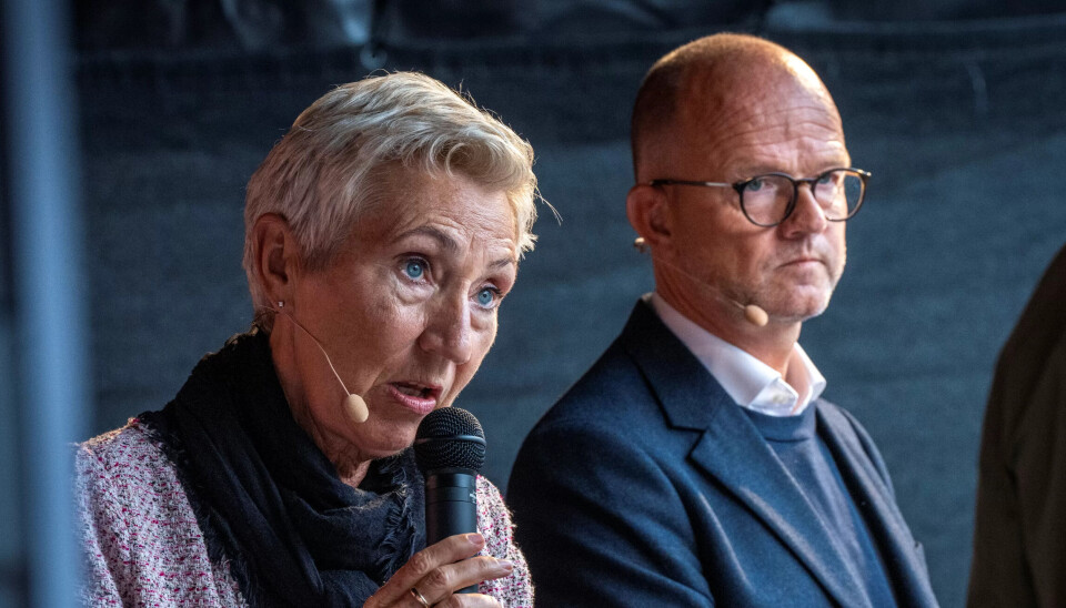LO-leder Peggy Hessen Følsvik og NHO-direktør Ole Erik Almlid møttes til debatt under Arendalsuka tirsdag. LO-leder Peggy Hessen Følsvik og NHO-direktør Ole Erik Almlid møttes til debatt under Arendalsuka tirsdag.