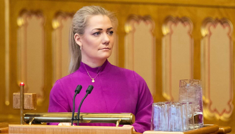 Senterpartiets Sandra Borch mener EUs fjerde energipakka gjør at Norge mister råderett over energipolitikken til EUs energibyrå Acer. Senterpartiets Sandra Borch mener EUs fjerde energipakka gjør at Norge mister råderett over energipolitikken til EUs energibyrå Acer.