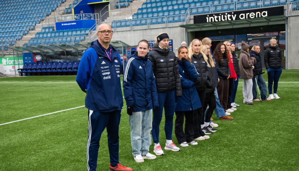BINDELEDD: Ruskonsulent Eivind Tveit bruker mye av arbeidstida i Gatelaget. Her i heiagjeng med Vålerengas damelag. BINDELEDD: Ruskonsulent Eivind Tveit bruker mye av arbeidstida i Gatelaget. Her i heiagjeng med Vålerengas damelag.