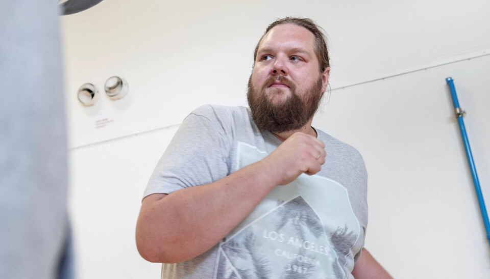 ANNET FOKUS: Kristian har ingen tro på vektreduksjon som eneste behandling av overspisingslidelse. – For en i min situasjon blir det som å sette vogna før hesten, sier han. ANNET FOKUS: Kristian har ingen tro på vektreduksjon som eneste behandling av overspisingslidelse. – For en i min situasjon blir det som å sette vogna før hesten, sier han.