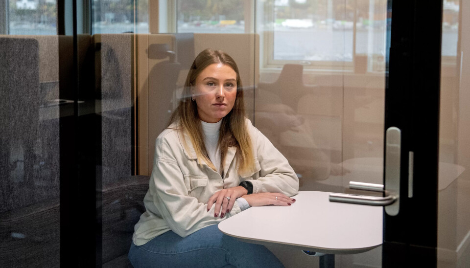 – Hver og en av oss går gjennom en lang sorgprosess, og vi har gruet oss til denne rettssaken, sier tillitsvalgt Lisbeth Stender. – Hver og en av oss går gjennom en lang sorgprosess, og vi har gruet oss til denne rettssaken, sier tillitsvalgt Lisbeth Stender.