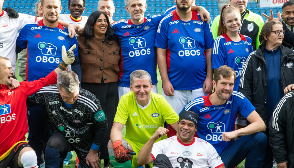 GOD STEMNING: Keeper Ruben omkranset av spillere, lagleder og Lubna Jaffery GOD STEMNING: Keeper Ruben omkranset av spillere, lagleder og Lubna Jaffery