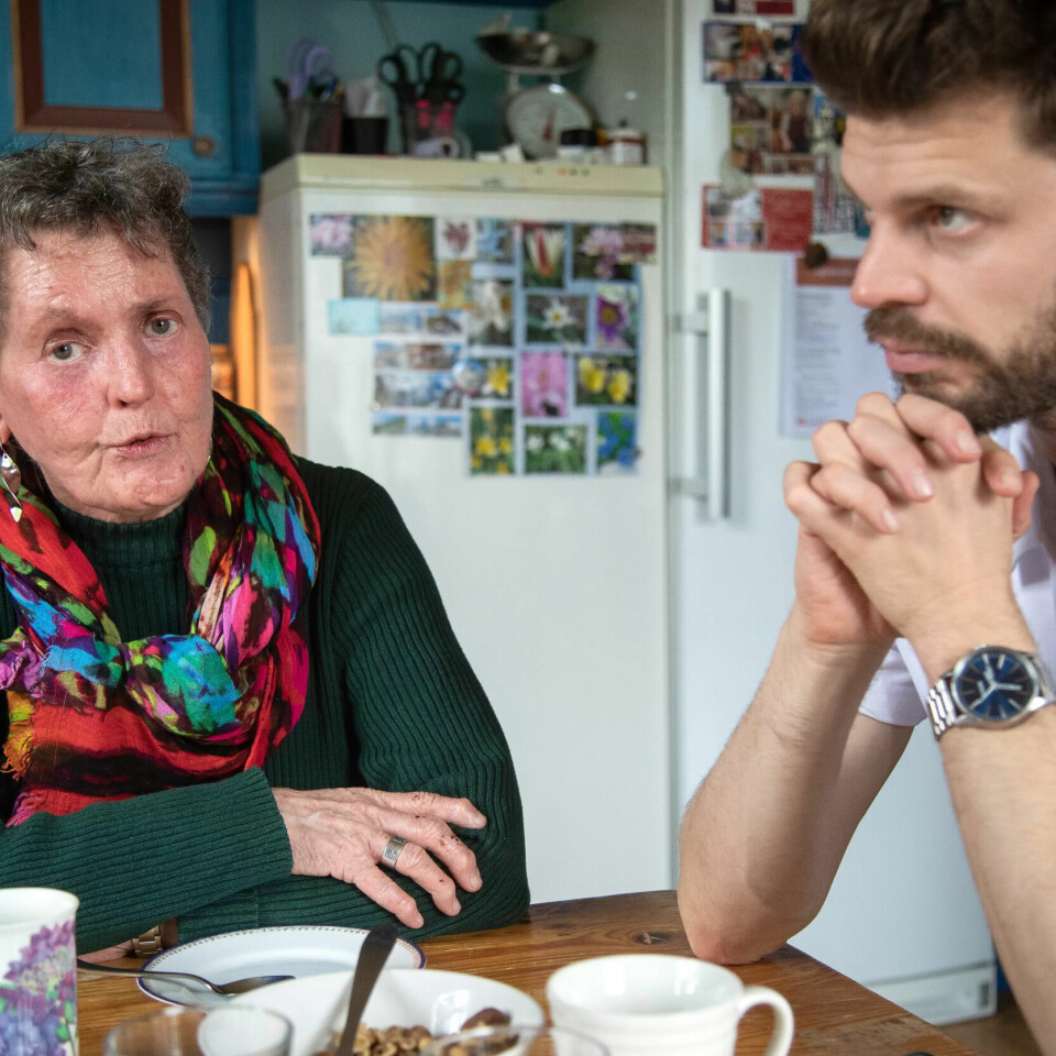 KJØKKENMØTE: Åse Berit Eide ble trukket fram av sønnen, Rødt-leder Bjørnar Moxnes, i hans landsmøtetale. Hun har 40 år bak seg i helsevesenet, og har ikke noe godt å si om politikken til den blå regjeringa. KJØKKENMØTE: Åse Berit Eide ble trukket fram av sønnen, Rødt-leder Bjørnar Moxnes, i hans landsmøtetale. Hun har 40 år bak seg i helsevesenet, og har ikke noe godt å si om politikken til den blå regjeringa.