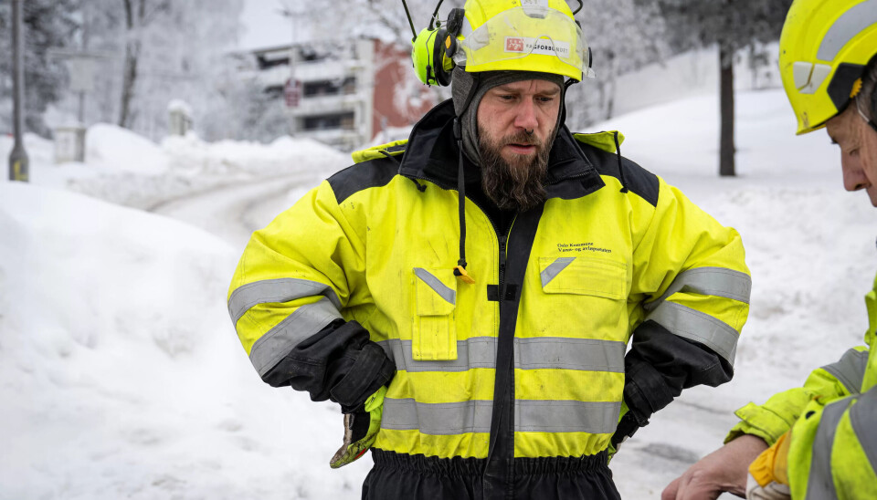 STARTVANSKER: Arbeidslaget må bytte batterier på 'pigger'n'. STARTVANSKER: Arbeidslaget må bytte batterier på 'pigger'n'.