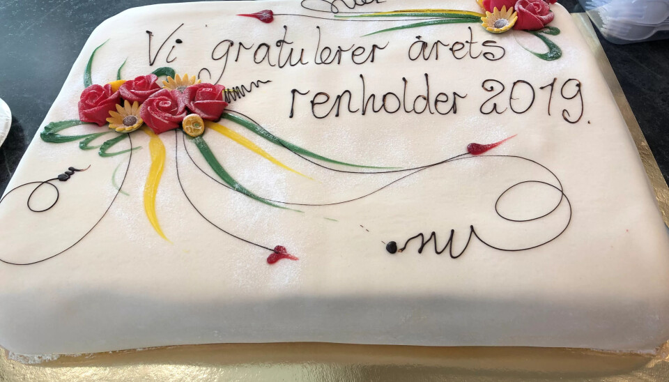 Rajah er årets renholder: – Vi er veldig stolte av deg
