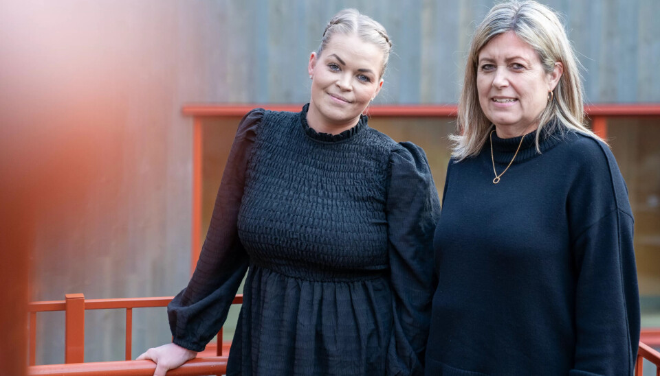 FULLTID: Det nye sykehjemmet har gitt muligheter for å gi unge helsefagarbeidere full jobb. Positivt for både ansatte og pasienter, mener Benedikte Asheim (t.v.) og Merete Sandve. FULLTID: Det nye sykehjemmet har gitt muligheter for å gi unge helsefagarbeidere full jobb. Positivt for både ansatte og pasienter, mener Benedikte Asheim (t.v.) og Merete Sandve.