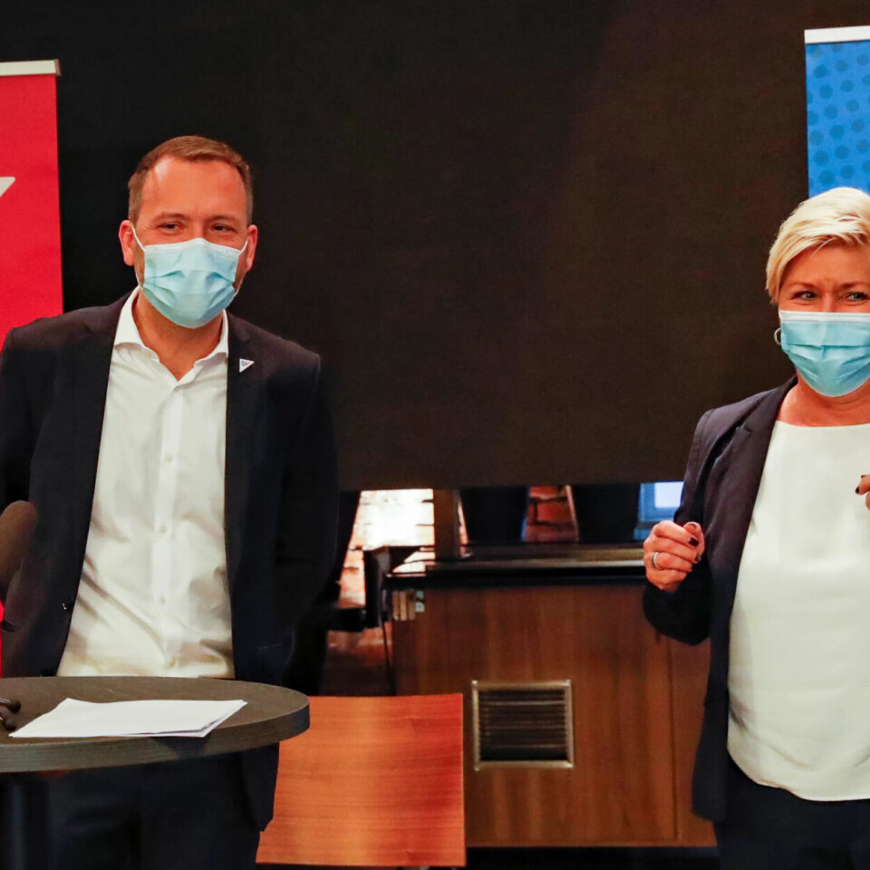 I en uventet allianse mellom SV og Frp, har de invitert alle ni partier i Stortinget til nye pensjonsforhandlinger. I en uventet allianse mellom SV og Frp, har de invitert alle ni partier i Stortinget til nye pensjonsforhandlinger.