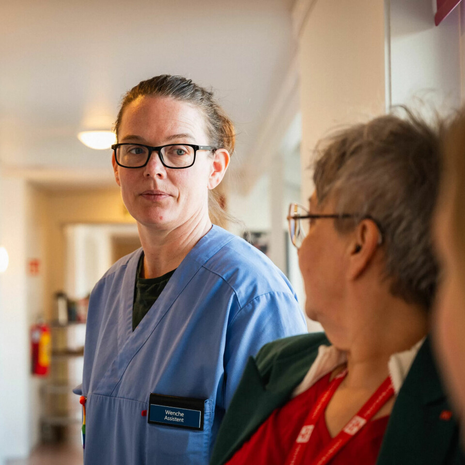 ORGANISERT: Wenche Lund Hårstad (43) i samtale med hovedtillitsvalgt. ORGANISERT: Wenche Lund Hårstad (43) i samtale med hovedtillitsvalgt.