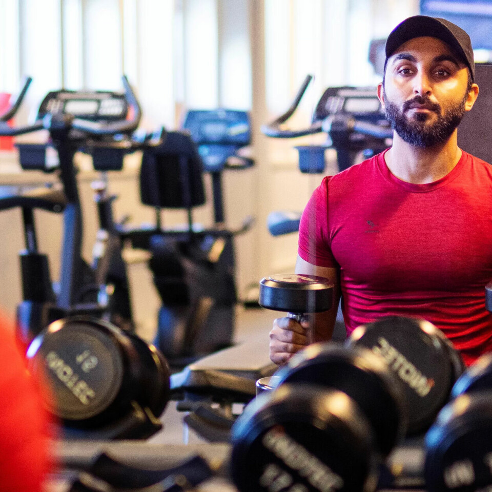 SKADELIG TRENING: For Tariq ble trening straff og mat dårlig samvittighet. Han er opptatt av at gutter kan hjelpe hverandre ved å være mer åpne om det de sliter med. SKADELIG TRENING: For Tariq ble trening straff og mat dårlig samvittighet. Han er opptatt av at gutter kan hjelpe hverandre ved å være mer åpne om det de sliter med.