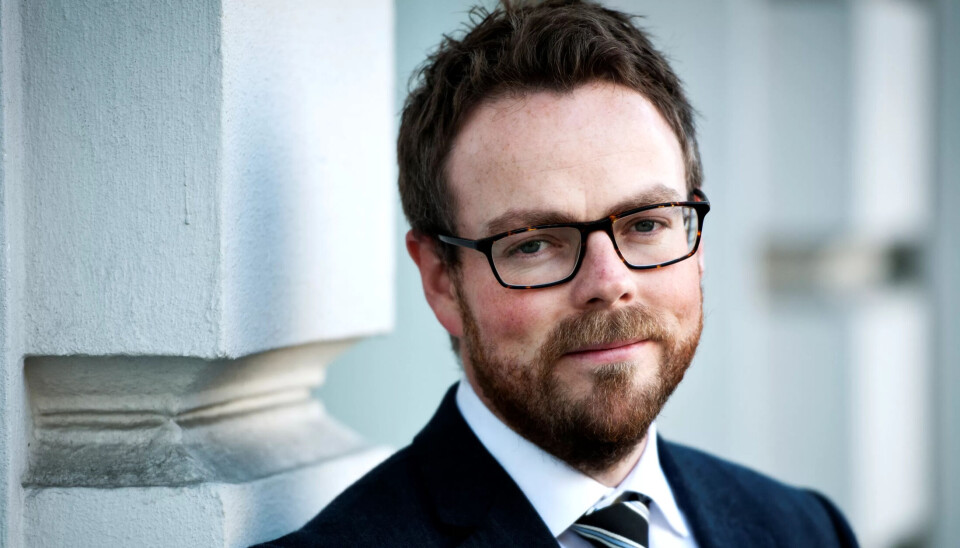 SMART: – Treterminsordningen er et smart tilbud til helsefagarbeidere, mener kunnskapsminister Torbjørn Røe Isaksen. SMART: – Treterminsordningen er et smart tilbud til helsefagarbeidere, mener kunnskapsminister Torbjørn Røe Isaksen.