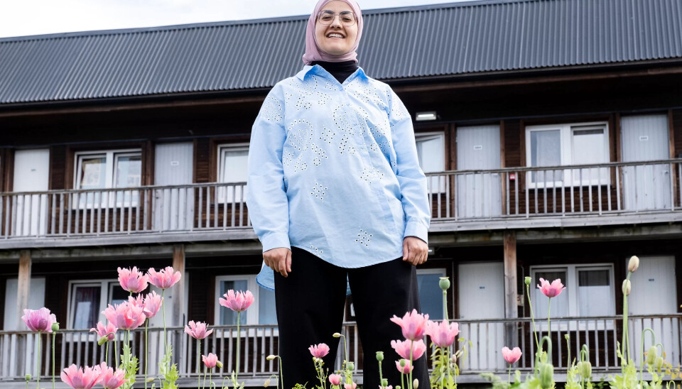 TRIVES: – Lønn og kompetanse henger sammen, mener Manal Osaimi, som trives i arbeidet på mottaket sør i Trondheim. TRIVES: – Lønn og kompetanse henger sammen, mener Manal Osaimi, som trives i arbeidet på mottaket sør i Trondheim.