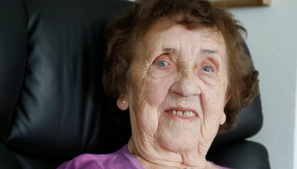 JOBBET LENGE: Ragnhild Larsen var bare 16 år da hun begynte som avdelingshjelp på et pleiehjem og 77 år da hun gjennomførte sin siste ekstravakt på det kommunale sykehjemmet. JOBBET LENGE: Ragnhild Larsen var bare 16 år da hun begynte som avdelingshjelp på et pleiehjem og 77 år da hun gjennomførte sin siste ekstravakt på det kommunale sykehjemmet.