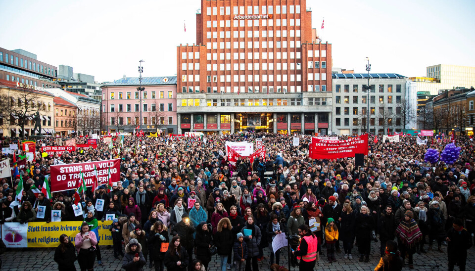 STORMARKERIG: Det ble arrangert demonstrasjoner på 8. mars også før 1972, men det var i 1972 oppslutningen virkelig skjøt fart og tog ble en ting. Her fra Youngstorget i 2019, siste markering før koronaen skapte problemer for mange arrangementer. STORMARKERIG: Det ble arrangert demonstrasjoner på 8. mars også før 1972, men det var i 1972 oppslutningen virkelig skjøt fart og tog ble en ting. Her fra Youngstorget i 2019, siste markering før koronaen skapte problemer for mange arrangementer.