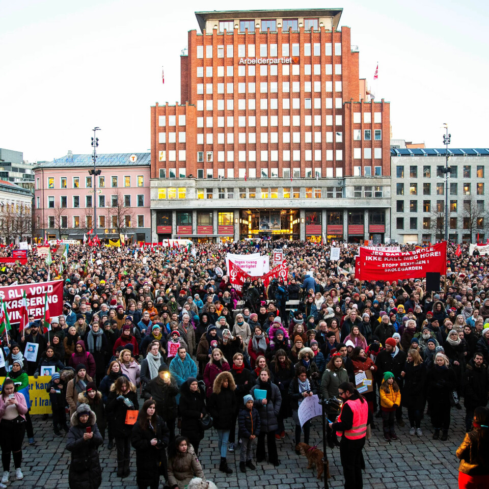 STORMARKERIG: Det ble arrangert demonstrasjoner på 8. mars også før 1972, men det var i 1972 oppslutningen virkelig skjøt fart og tog ble en ting. Her fra Youngstorget i 2019, siste markering før koronaen skapte problemer for mange arrangementer. STORMARKERIG: Det ble arrangert demonstrasjoner på 8. mars også før 1972, men det var i 1972 oppslutningen virkelig skjøt fart og tog ble en ting. Her fra Youngstorget i 2019, siste markering før koronaen skapte problemer for mange arrangementer.
