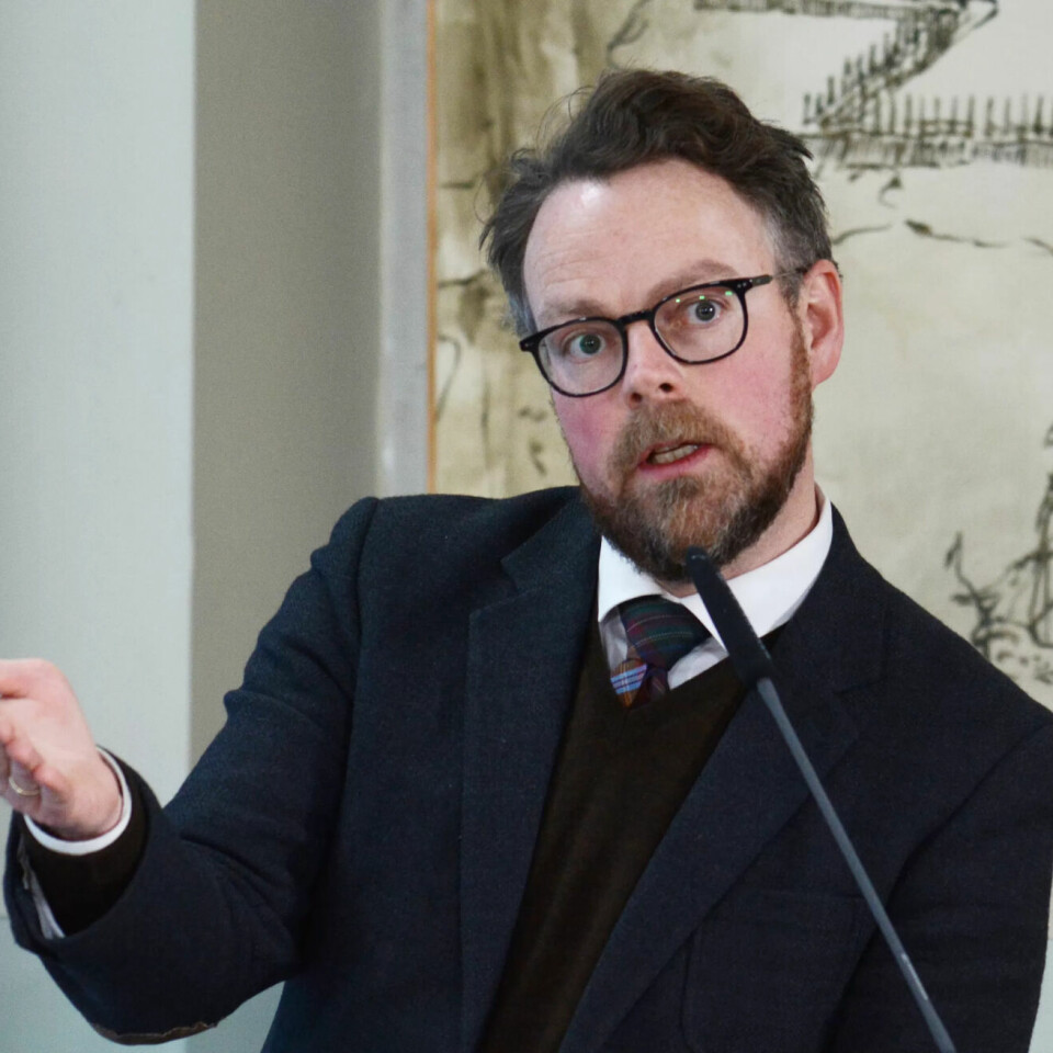 Ikke aktuelt å innføre feriepenger på dagpenger permanent, sier Torbjørn Røe Isaksen. Ikke aktuelt å innføre feriepenger på dagpenger permanent, sier Torbjørn Røe Isaksen.