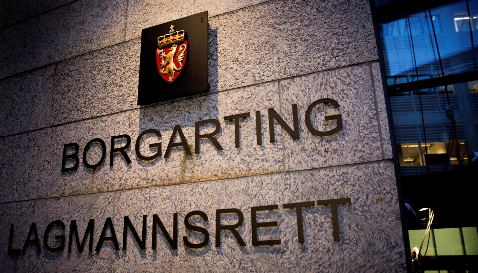 KJØPE SEG FRI?: Har mannen prøvd å betale 200.000 kr for å kjøpe seg frå skuldingar om seksuelle overgrep mot eigen fosterson? Det blir tema i ankesaka som går denne og neste veke i Oslo. KJØPE SEG FRI?: Har mannen prøvd å betale 200.000 kr for å kjøpe seg frå skuldingar om seksuelle overgrep mot eigen fosterson? Det blir tema i ankesaka som går denne og neste veke i Oslo.