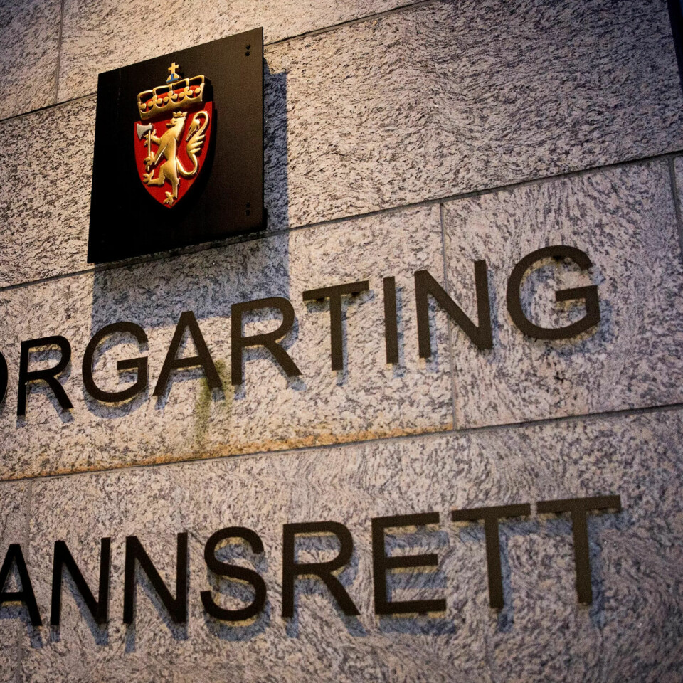 KJØPE SEG FRI?: Har mannen prøvd å betale 200.000 kr for å kjøpe seg frå skuldingar om seksuelle overgrep mot eigen fosterson? Det blir tema i ankesaka som går denne og neste veke i Oslo. KJØPE SEG FRI?: Har mannen prøvd å betale 200.000 kr for å kjøpe seg frå skuldingar om seksuelle overgrep mot eigen fosterson? Det blir tema i ankesaka som går denne og neste veke i Oslo.