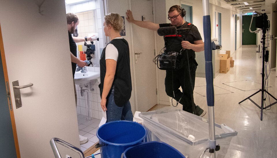 FILM: STAMI bruker blant annet små filmsnutter for å vise problemstillinger med arbeidsmijøet i ulike bransjer. Fra venstre Lasse Vermelid, Miriam Sollie og Dan Young. FILM: STAMI bruker blant annet små filmsnutter for å vise problemstillinger med arbeidsmijøet i ulike bransjer. Fra venstre Lasse Vermelid, Miriam Sollie og Dan Young.
