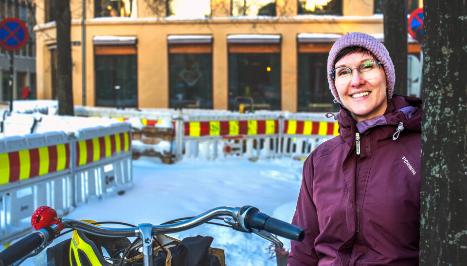 JOBB MINDRE - LEV MER: Nyslått forfatter Hege Hellvik har klare synspunkter på dagens og framtidas arbeidsliv. JOBB MINDRE - LEV MER: Nyslått forfatter Hege Hellvik har klare synspunkter på dagens og framtidas arbeidsliv.