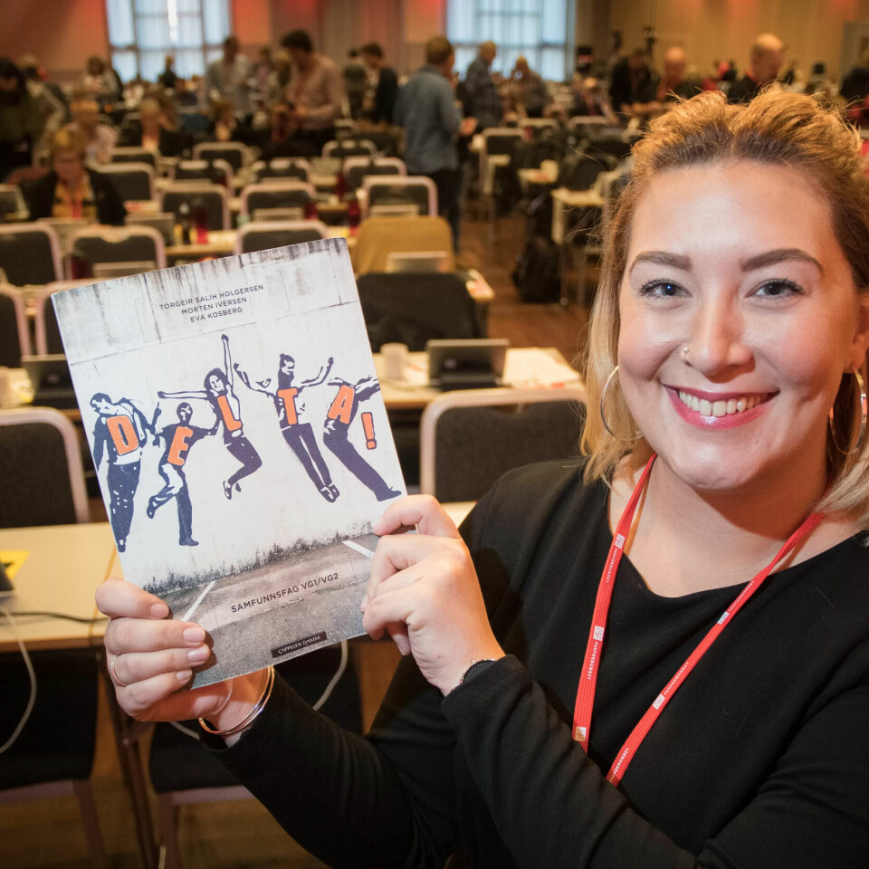 ARBEIDSLIV PÅ PENSUM: Fagforbundet Ung og nyvalgt nestleder Victoria de Oliveira vil at skolen får den norske arbeidslivsmodellen på pensum. ARBEIDSLIV PÅ PENSUM: Fagforbundet Ung og nyvalgt nestleder Victoria de Oliveira vil at skolen får den norske arbeidslivsmodellen på pensum.